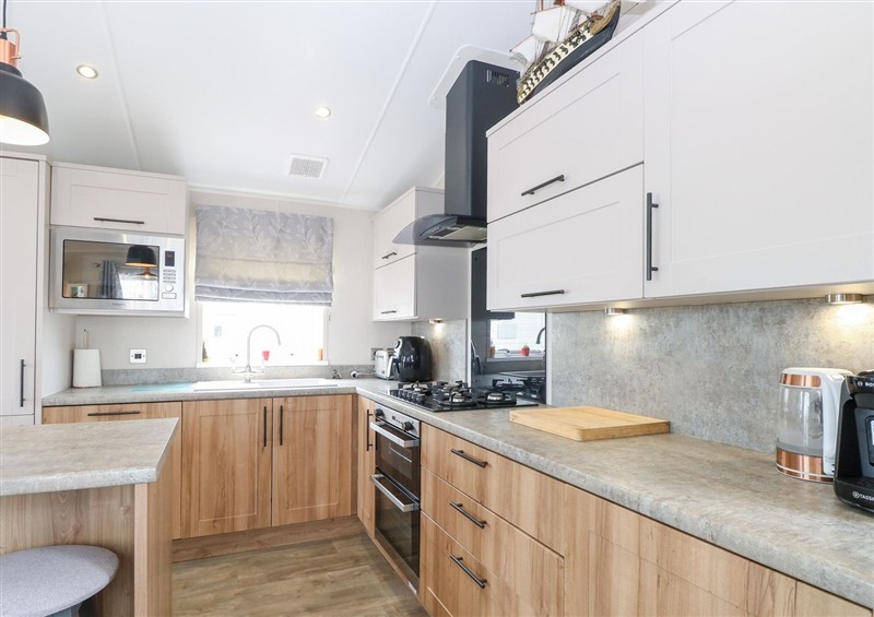 The kitchen at No. 2 - Seaview, Kessingland