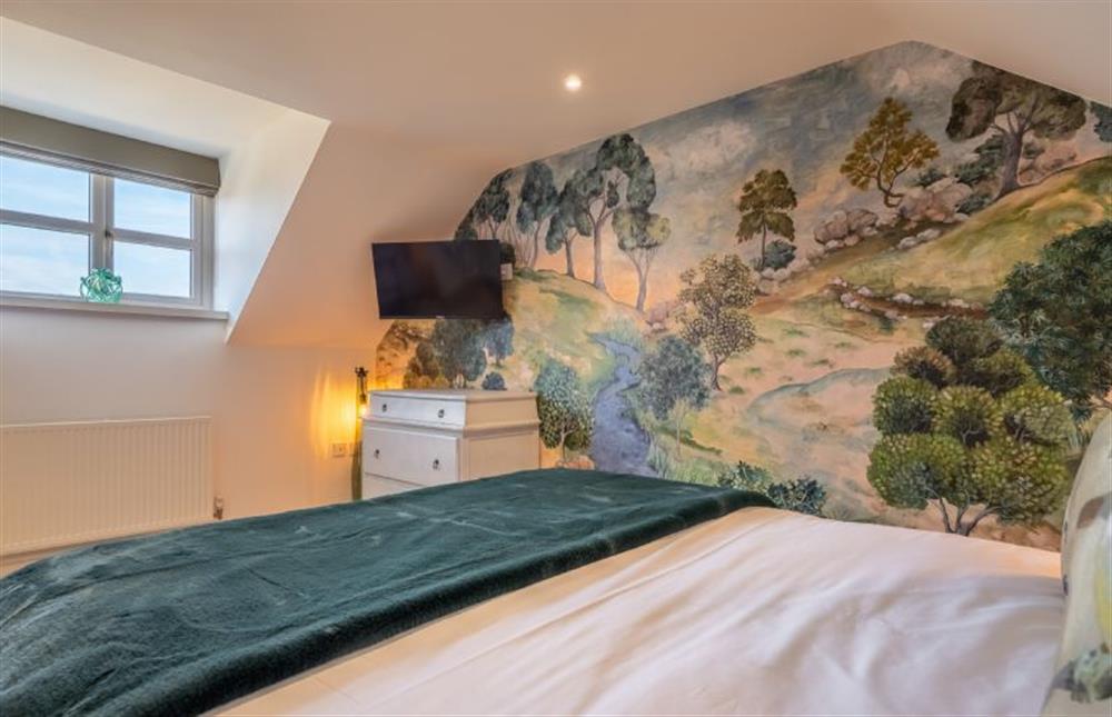 First floor: Master bedroom (photo 4) at No. 33 Woodlands Cottage, Heacham near Kings Lynn