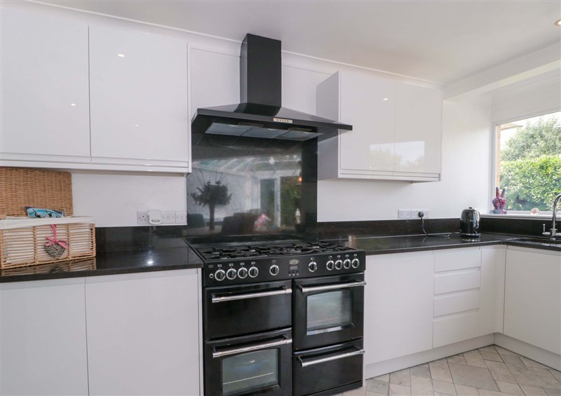 The kitchen at No 8, Burnham-On-Sea