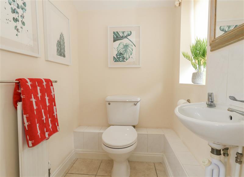This is the bathroom at No. 98, Sturminster Newton