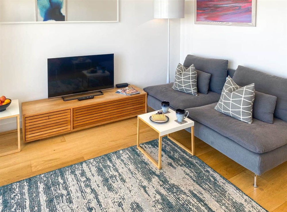Living area (photo 3) at No.1 Quay Court in Newquay, Cornwall