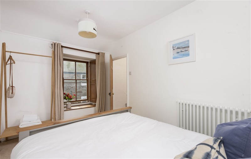 Bedroom (photo 3) at No.1 St Eia, Cornwall