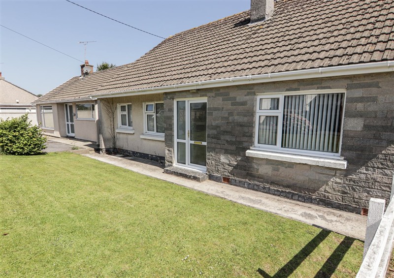 Outside at No.1 Vanderhoof Way, Saundersfoot