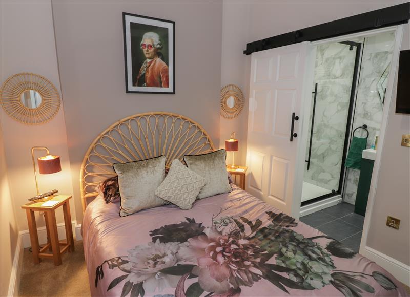 A bedroom in No3 On The Severn (photo 3) at No3 On The Severn, Bridgnorth