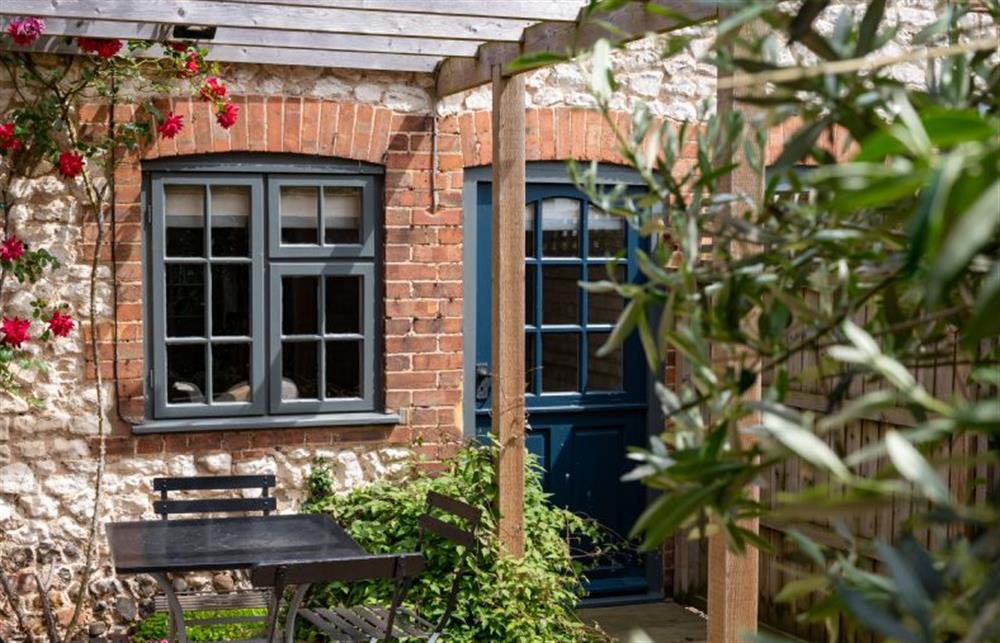 Outside seating at No.33 Cottage 4, Thornham near Hunstanton