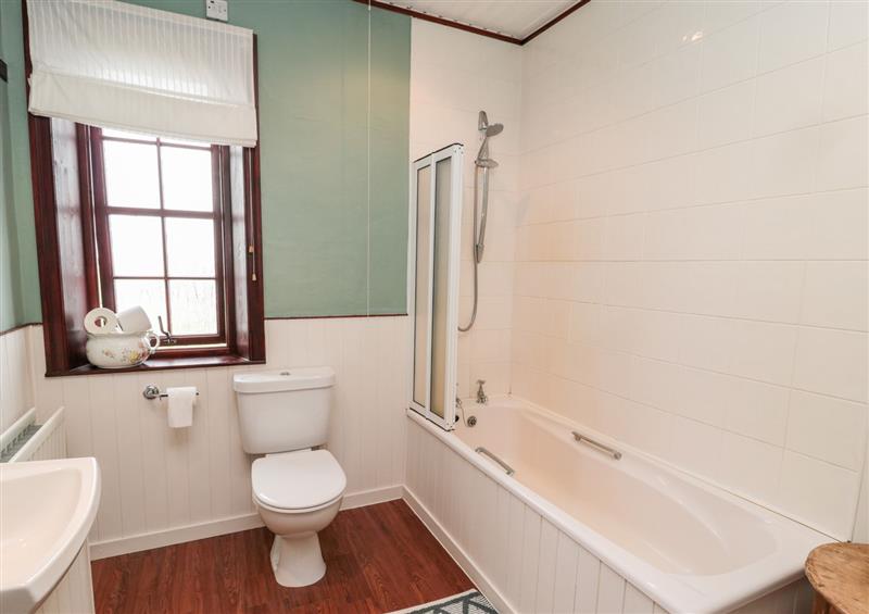 This is the bathroom at No.4, Haggerston near Beal