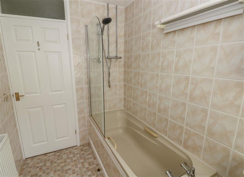 This is the bathroom at No.7 Merlins Gardens, Tenby