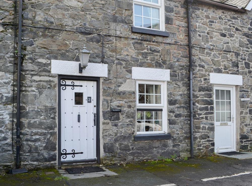 Charming traditional Welsh slate cottage