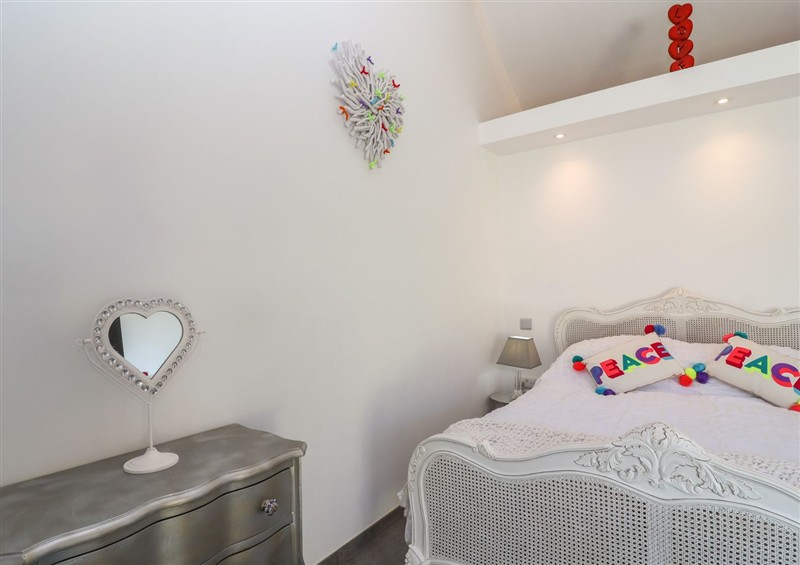 This is a bedroom at Noflash Malpal, Bishop Sutton