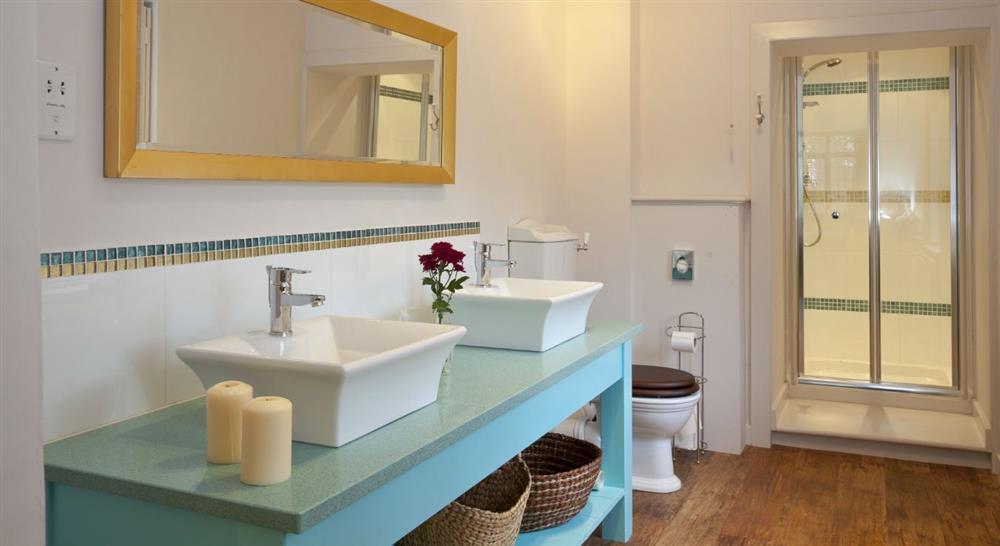 The en-suite in one of the double bedrooms at Norbury Manor in Ashbourne, Derbyshire