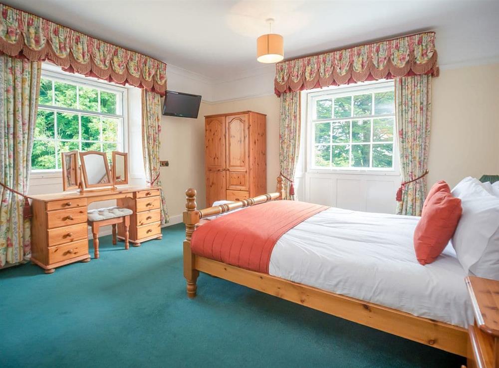 Double bedroom (photo 2) at Norden House in Corfe Castle, near Wareham, Dorset