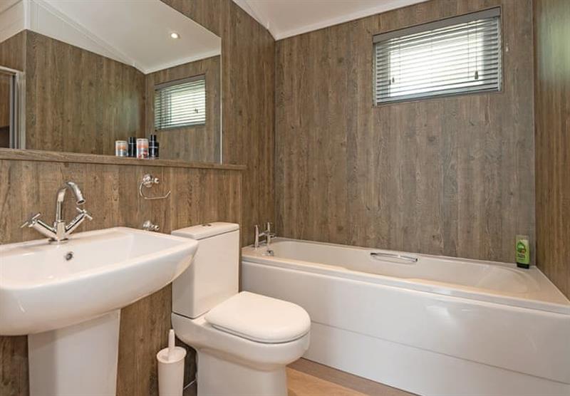 Bathroom in a Sandringham Premier at Norfolk Woods Resort & Spa in Pentney, King’s Lynn