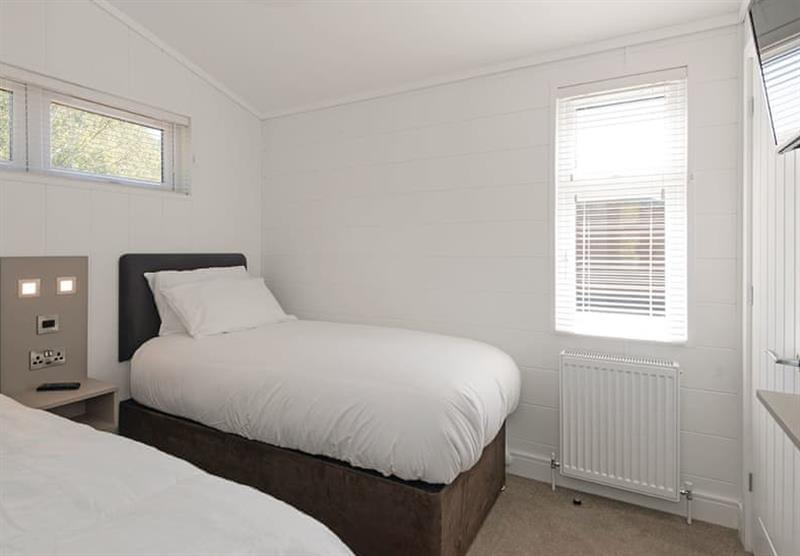 Twin bedroom in a Sandringham Premier at Norfolk Woods Resort & Spa in Pentney, King’s Lynn