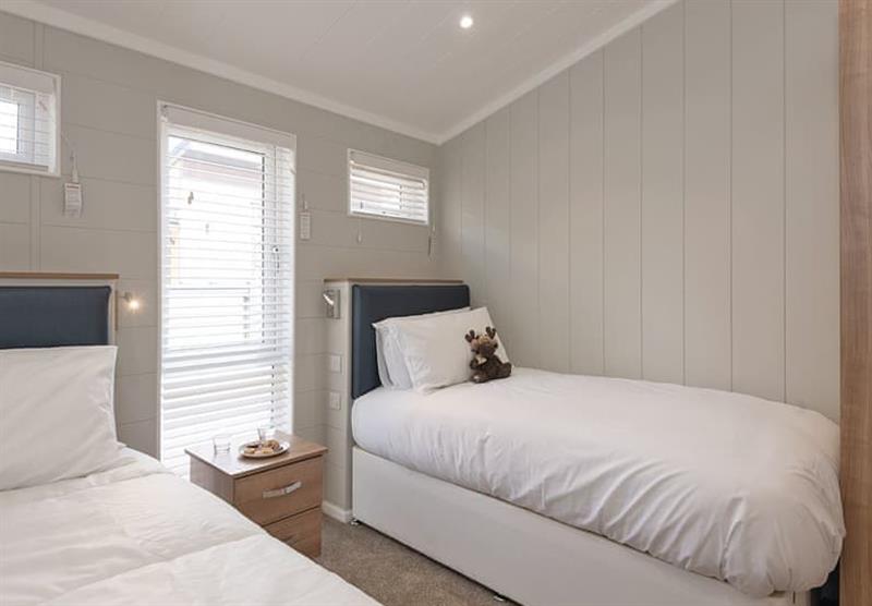 Twin bedroom in an Oxburgh Premier at Norfolk Woods Resort & Spa in Pentney, King’s Lynn
