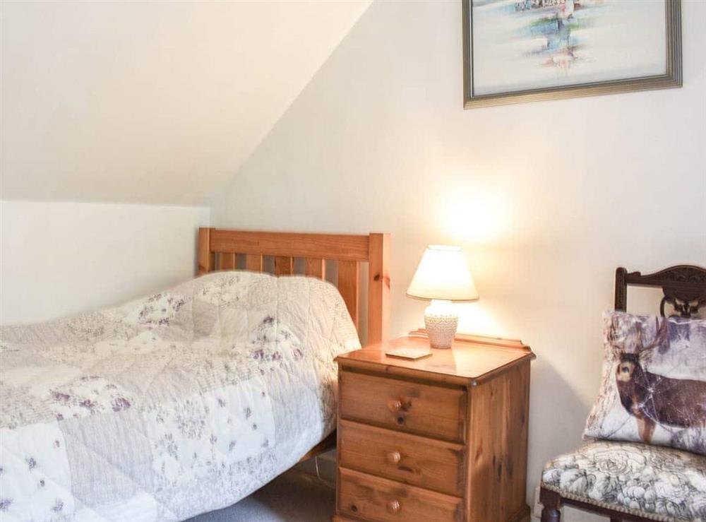 Twin bedroom at North Castle Cottage in Cullen, Banffshire