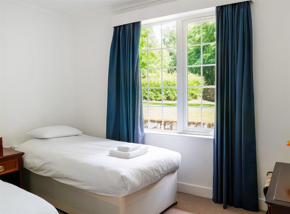 Twin bedroom
