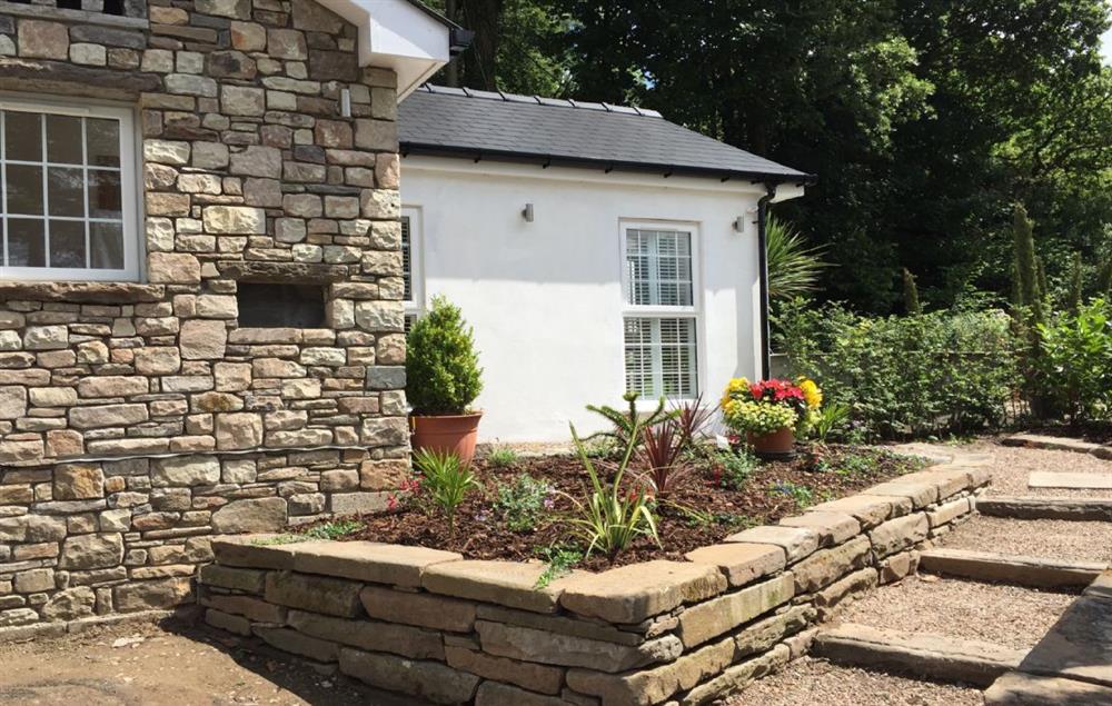 Nos Da is a beautifully presented contemporary cottage offering the ideal tranquil escape in South Wales’ beautiful countryside