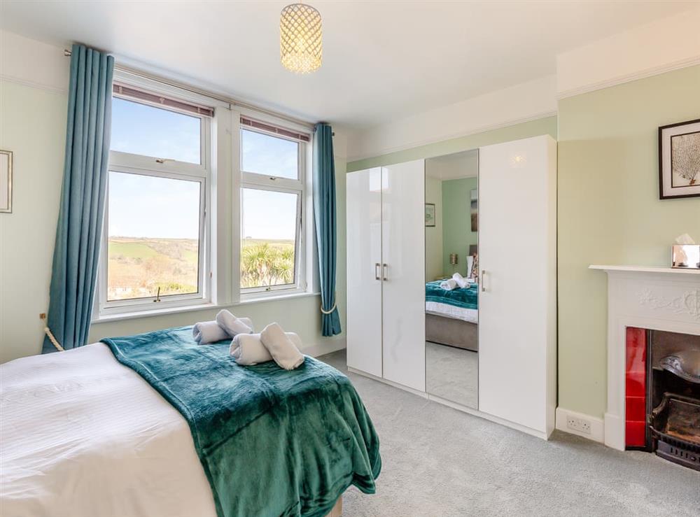 Kingsize bedroom (photo 3) at Number 10 in Dartmouth, Devon