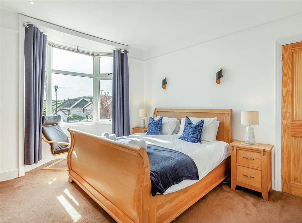 Superking bedroom at Number 10 in Dartmouth, Devon