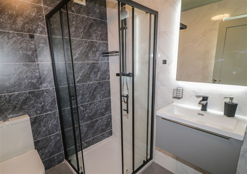 The bathroom at Number 2 Dome, Derrybeg