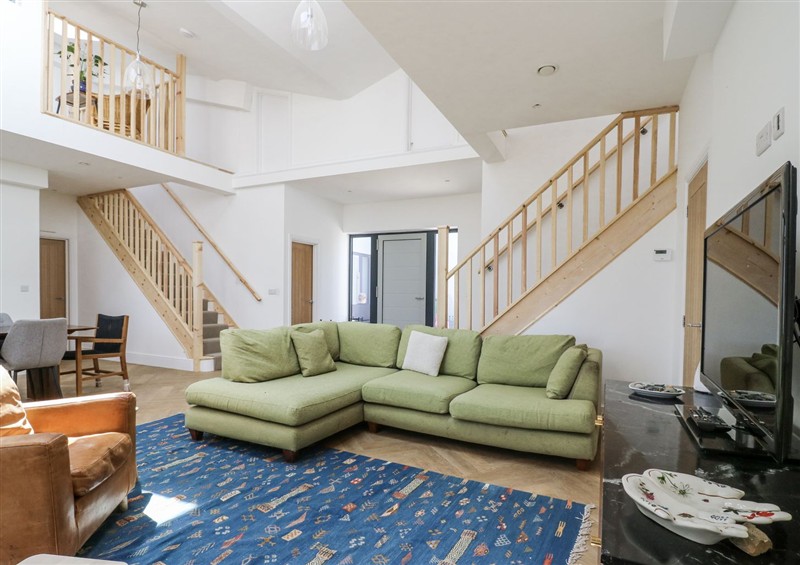 The living room at Number 2 The Barn House, Woodham