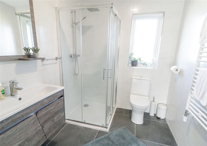 Bathroom at Number 3 Villa - The View, Derrybeg