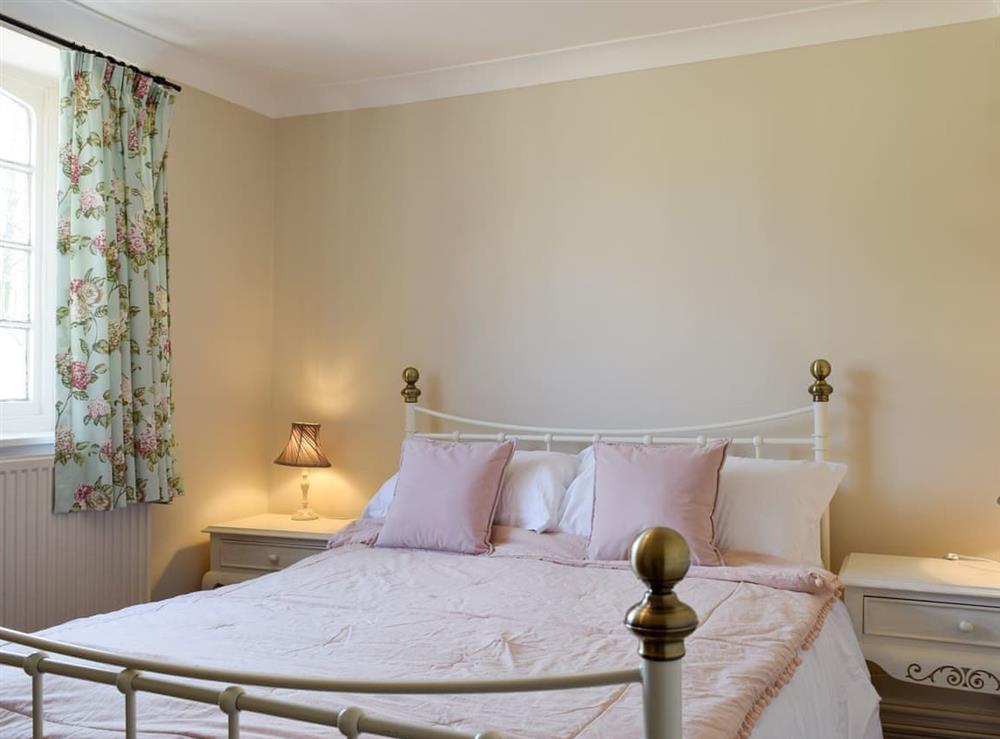Double bedroom at Number 5 in Blockley, near Chipping Campden, Gloucestershire