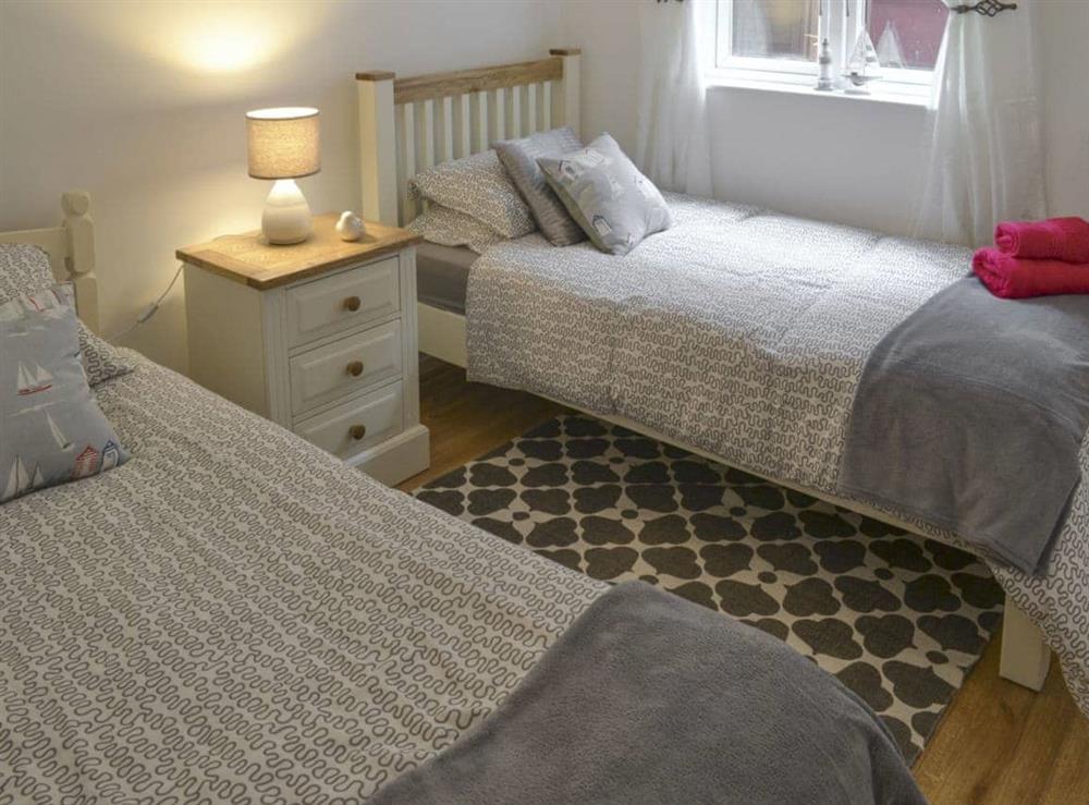Cosy twin bedroom at Number 7 in Whitby, North Yorkshire