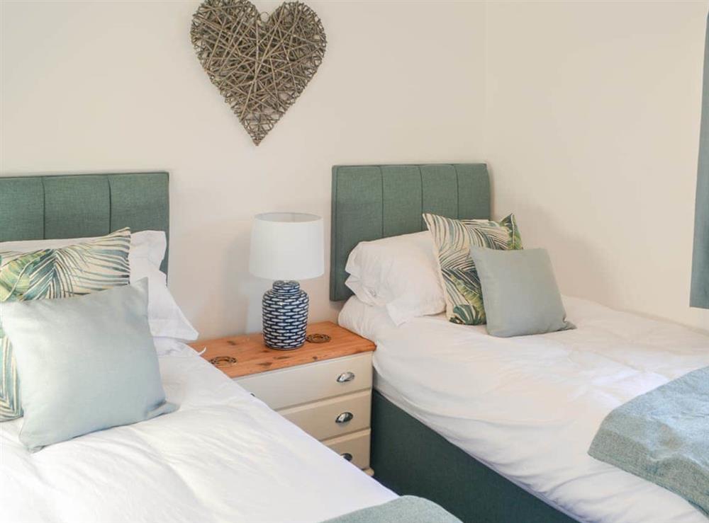 Twin bedroom at Number Eight in Amble by the Sea, Northumberland