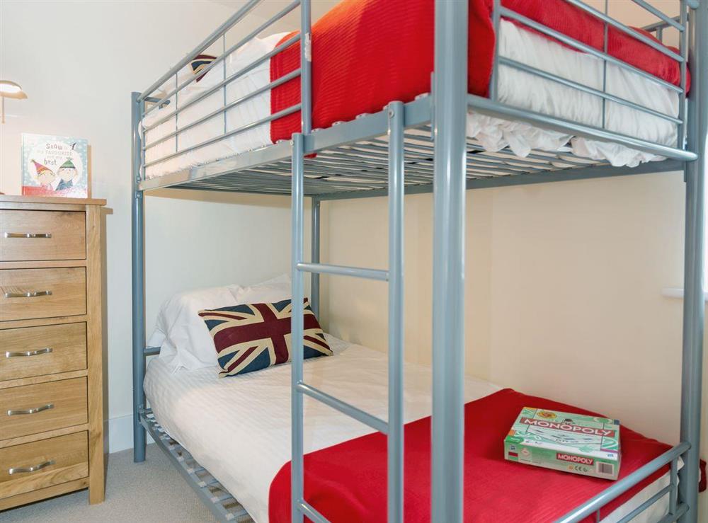 Cosy bunk bedroom at Nuthatch in Cirencester, Gloucestershire