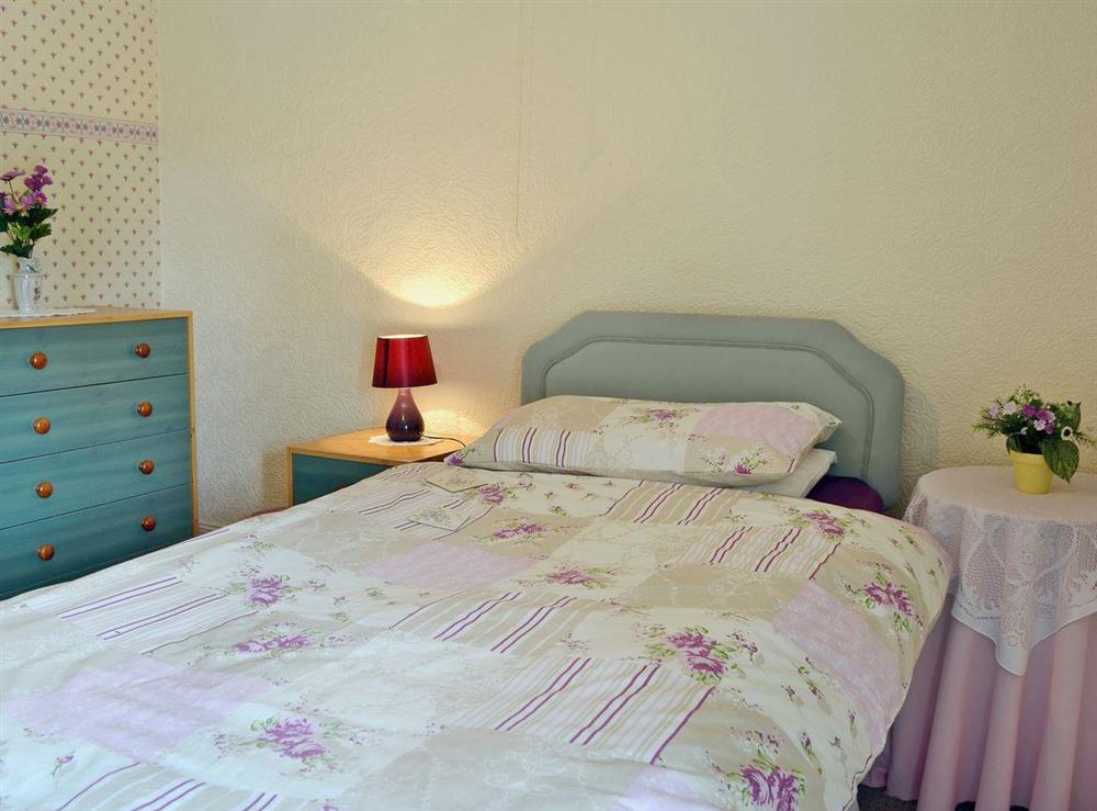 Cosy single bedroom at Nyffryn Bella in Nefyn, near Pwllheli, Gwynedd