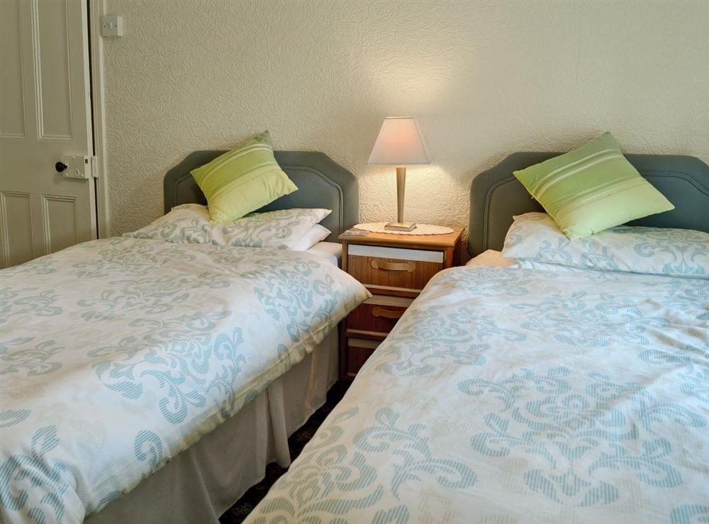 Cosy twin bedroom at Nyffryn Bella in Nefyn, near Pwllheli, Gwynedd