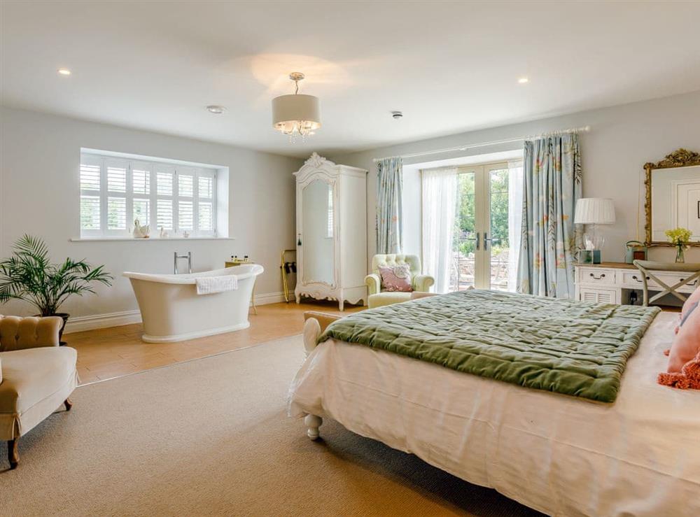 Master bedroom (photo 2) at Nyland Manor in Draycott, near Cheddar, Somerset