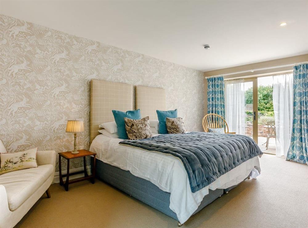 Twin bedroom at Nyland Manor in Draycott, near Cheddar, Somerset