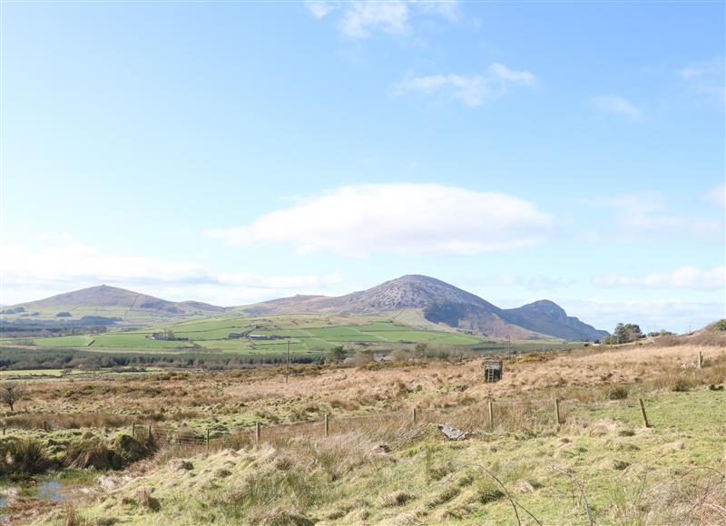 The area around Nyth Y Bioden (Magpie's Nest) (photo 2) at Nyth Y Bioden (Magpies Nest), Llanaelhaearn near Trefor