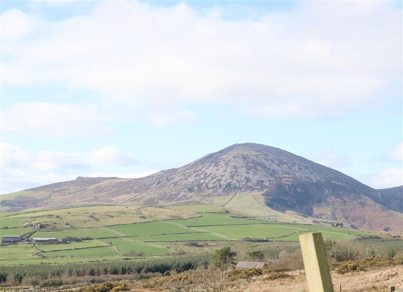 The area around Nyth Y Bioden (Magpie's Nest) at Nyth Y Bioden (Magpies Nest), Llanaelhaearn near Trefor