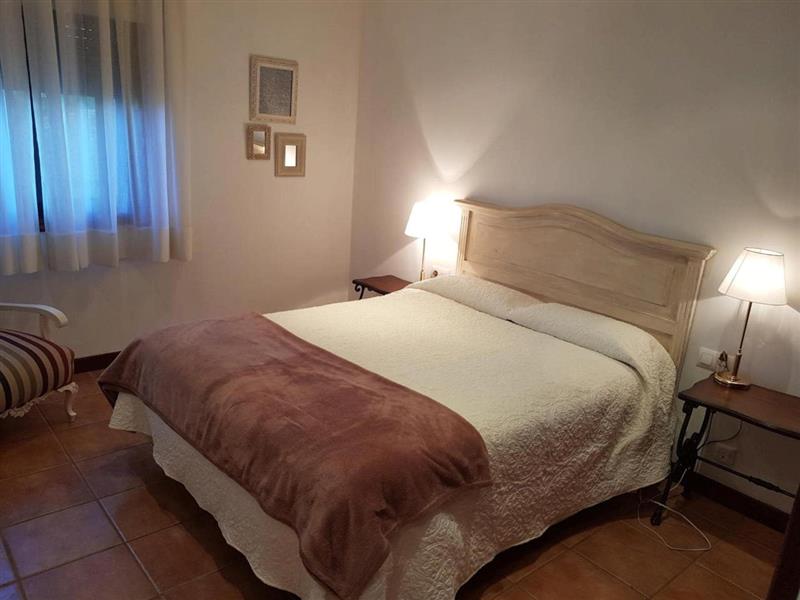 Double bedroom (photo 2) at O Chapitel, Baiona and Nigran, Spain