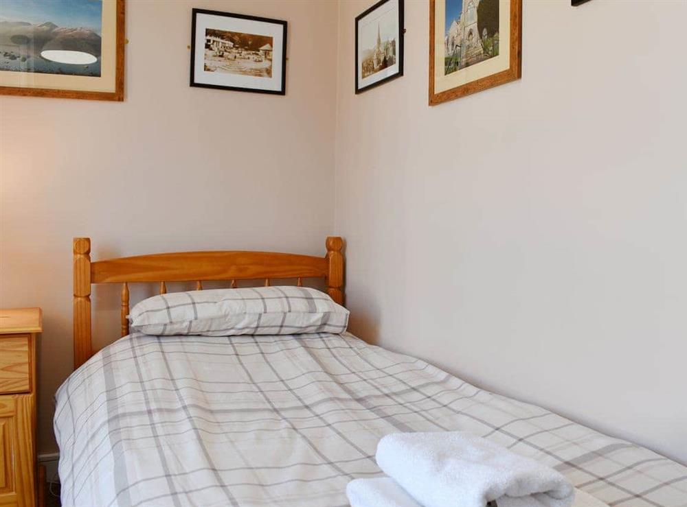 Single bedroom (photo 2) at Oak Apple House in Keswick, Cumbria