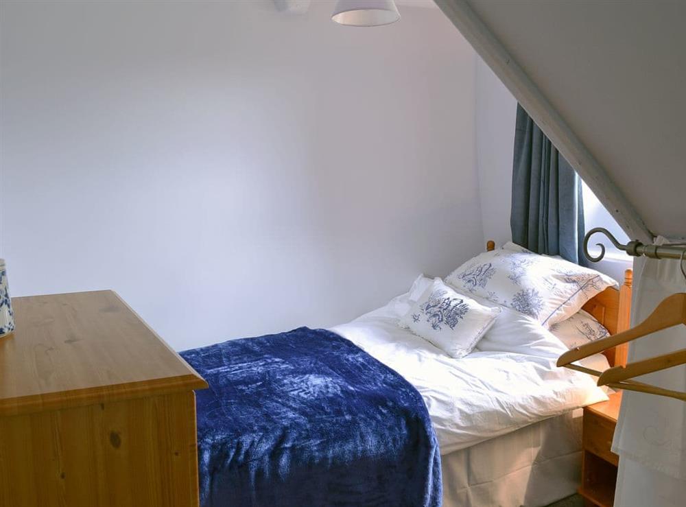 Well appointed single bedded room at Oak Cottage in Ambleside, Cumbria