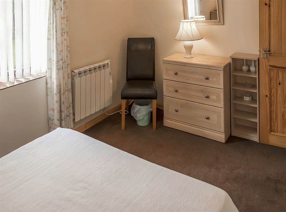 Double bedroom (photo 2) at Oak Cottage in Burgh Le Marsh, near Skegness, Lincolnshire