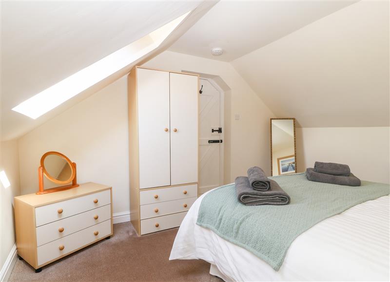 A bedroom in Oak Cottage (photo 2) at Oak Cottage, Dinas Dinlle near Caernarfon