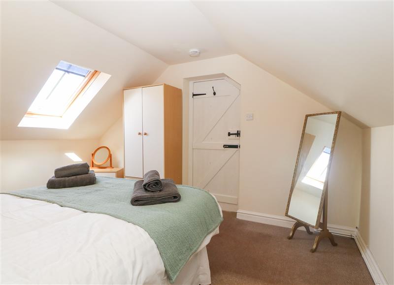 A bedroom in Oak Cottage at Oak Cottage, Dinas Dinlle near Caernarfon