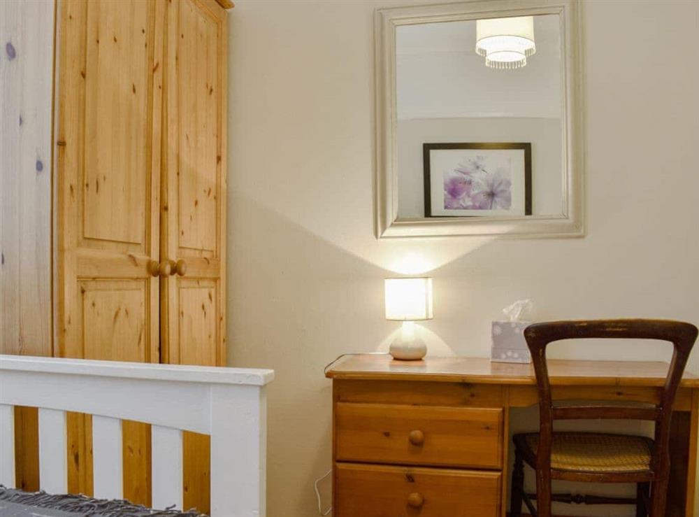 Well presented twin bedroom at Oak Lodge in Bournemouth, Dorset