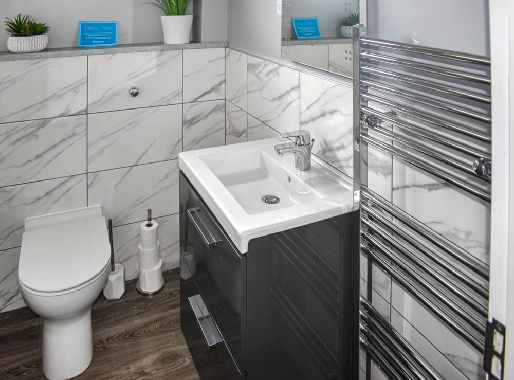 Bathroom at Oak Park One in Tiverton, Devon