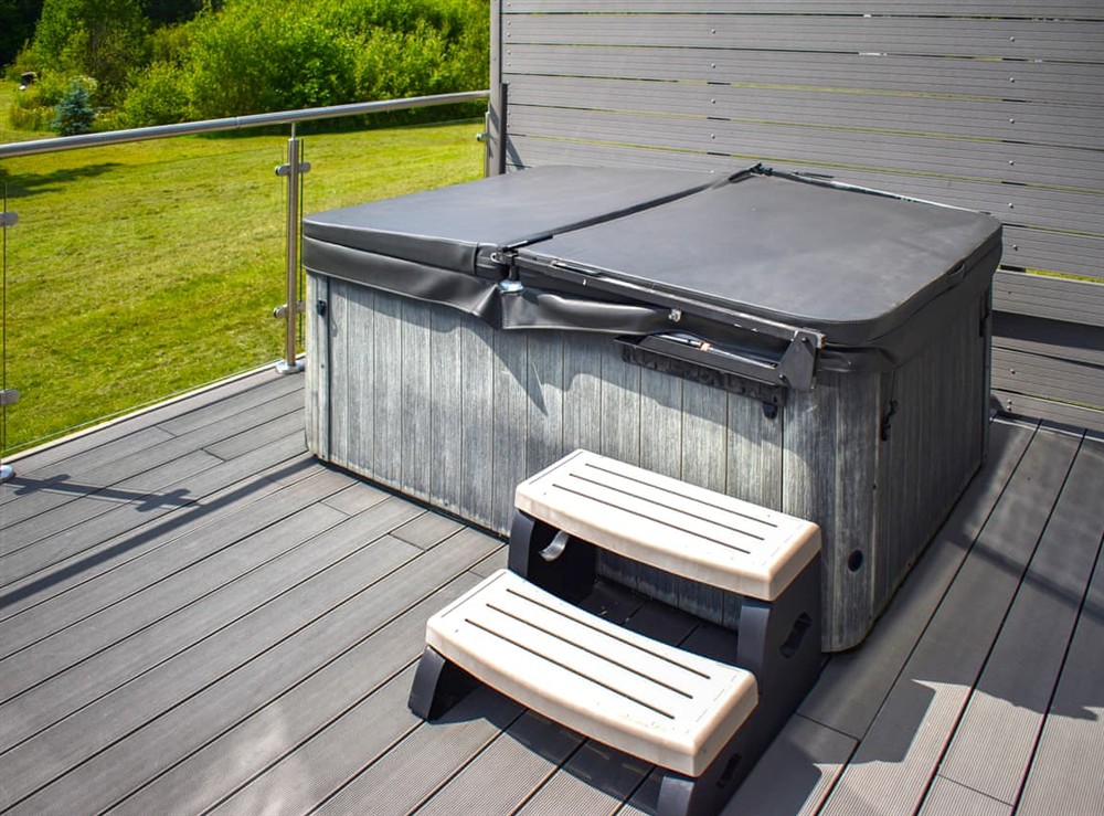 Hot tub at Oak Park Two in Tiverton, Devon