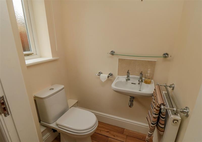 Bathroom (photo 3) at Oak Tree Barn, Thornton-Le-Dale