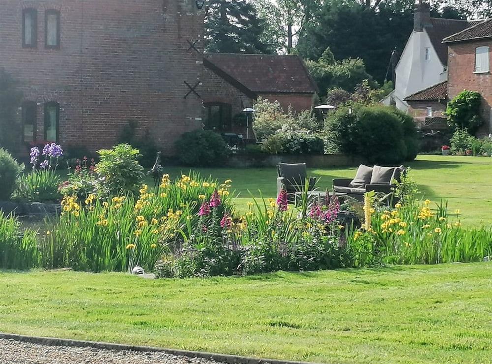 Garden and grounds (photo 2) at Oak Tree Barn in Wymondham, near Norwich, Norfolk