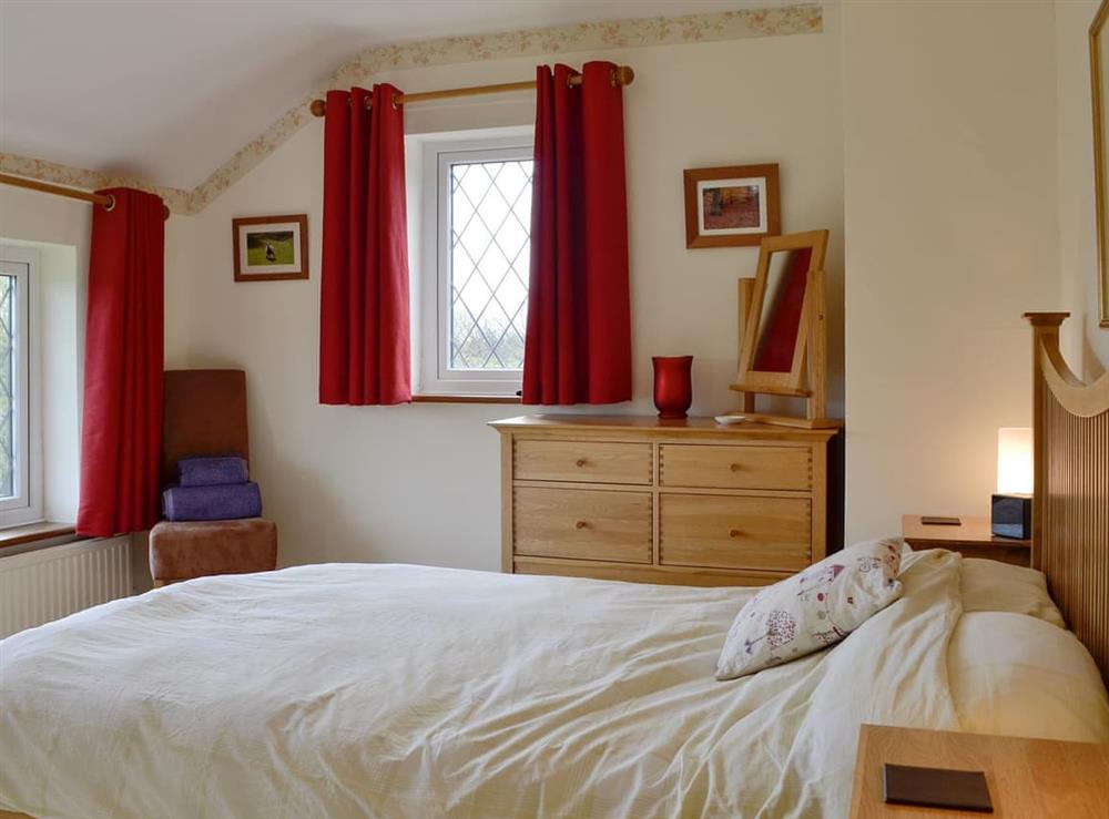 Large, comfrtable double bedroom at Oak Tree Cottage in Drybrook, Gloucestershire