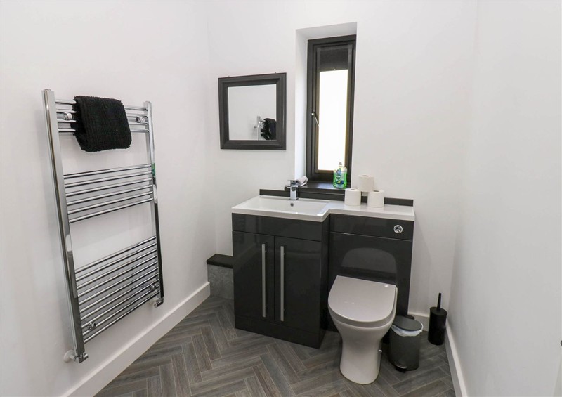 The bathroom at Oak Tree Cottage, Frizington