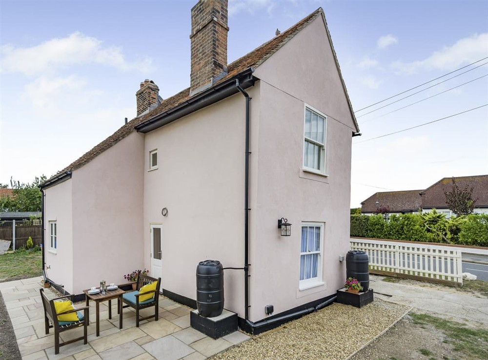 Exterior (photo 3) at Oak Tree Cottage in Kirby Le Soken, Essex